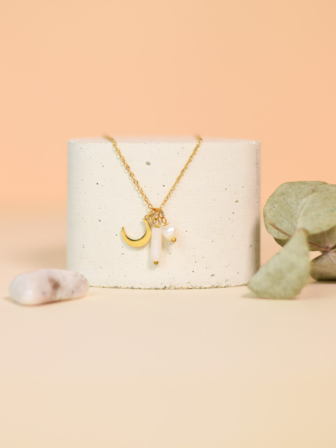 Collier Pierre de Naissance Juin – Pierre de Lune & Nacre Élégant