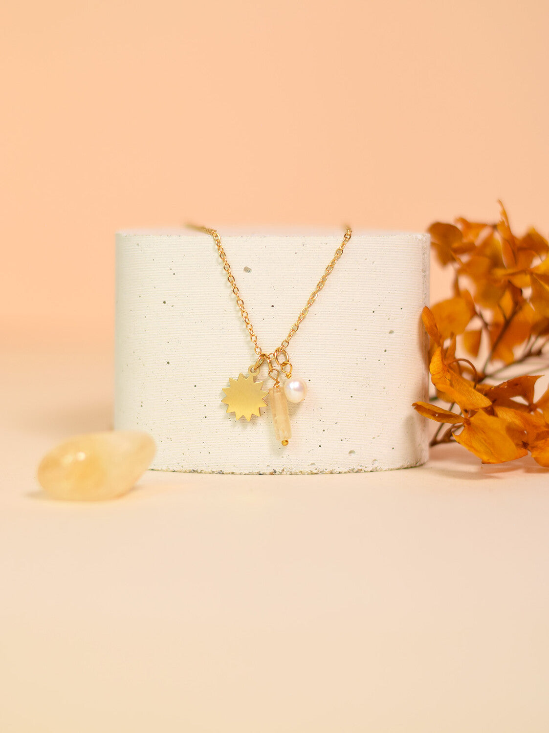 Collier Pierre de Naissance Novembre – Citrine & Nacre Élégant